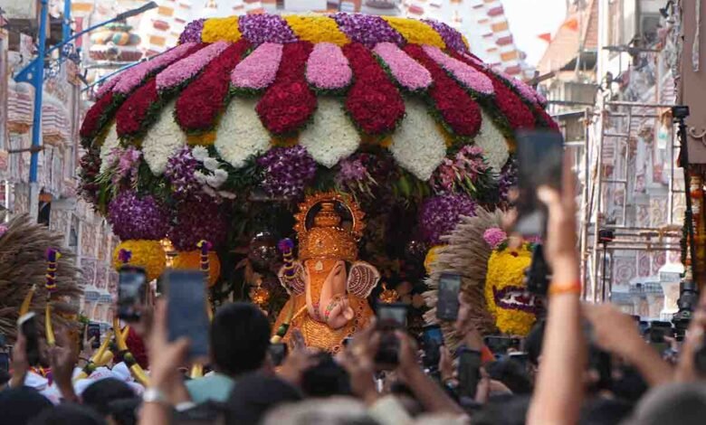 Dagdusheth Ganpati Aagman-Pune